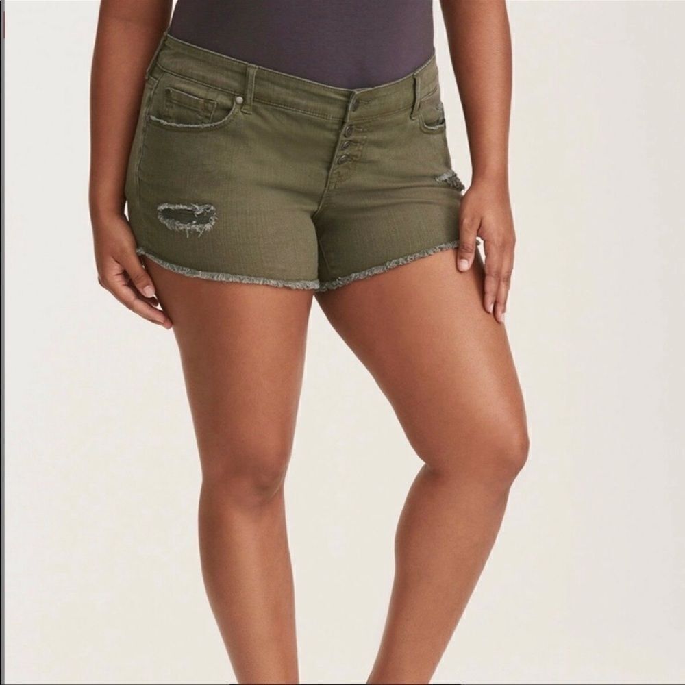 Torrid 3.5 Hermosa Buttn‎ Fly Olive Shorts Size 18